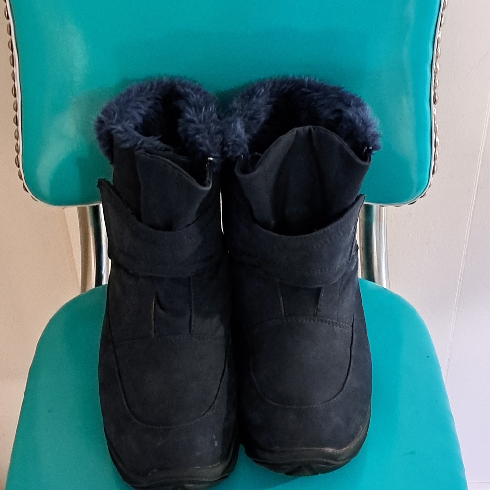 Wanderlust Women's Navy Blue Cozy Boots